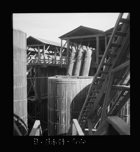 Untitled photo, possibly related to: New Idria, California. A view of the mercury extraction plant of the Quicksilver Mining Company where mercury is obtained from cinnabar, an ore mined at a number of workings near the plant