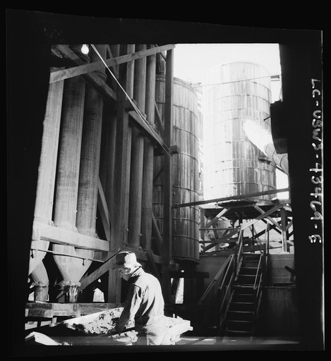 Untitled photo, possibly related to: New Idria, California. A view of the mercury extraction plant of the Quicksilver Mining Company where mercury is obtained from cinnabar, an ore mined at a number of workings near the plant