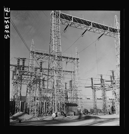 Las Vegas, Nevada. A mass of transmission towers and transformers redistributing power from Boulder Dam to Basic Magnesium Incorporated, which produces huge quantities of the lightest of all metals for aircraft and other wartime manufacturing