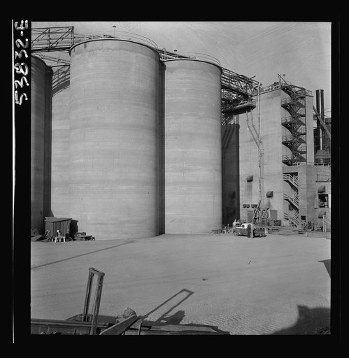 Las Vegas, Nevada. Giant silos, eighty-four feet high, for the storage of ore for the manufacture of magnesium, on the grounds of Basic Magnesium Incorporated