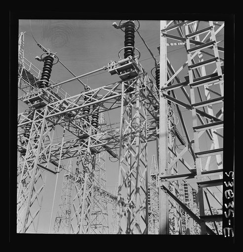 Las Vegas, Nevada. A mass of transmission towers and transformers redistributing power from Boulder Dam to Basic Magnesium Incorporated, which produces huge quantities of the lightest of all metals for aircraft and other wartime manufacturing