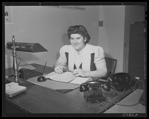 Washington, D.C. Miss Cynthia Chasan, of Brooklyn, New York, head of the Correspondence Unit of the Photographic Section of the Office of War Information, is a member of the Hospitality Committee of the Walsh Club for war workers, located at 1523 22nd Street, N.W.