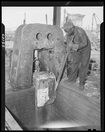 New York (and vicinity), New York. Miscellaneous photograph relating to the war effort. Metal salvage operation