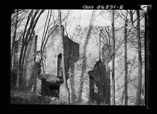 Philadelphia (vicinity), Pennsylvania. Ruins of an unidentified building, perhaps in nearby Montgomery County