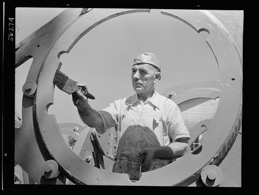 De Land, Florida. De Land pool of small machine shops forming a sub-contracting group for war production