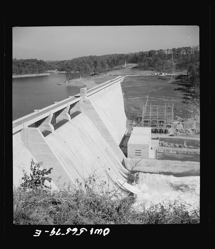 Miscellaneous lot of photographs by Barbara Wright. Tennessee, e.g. TVA, Knoxville