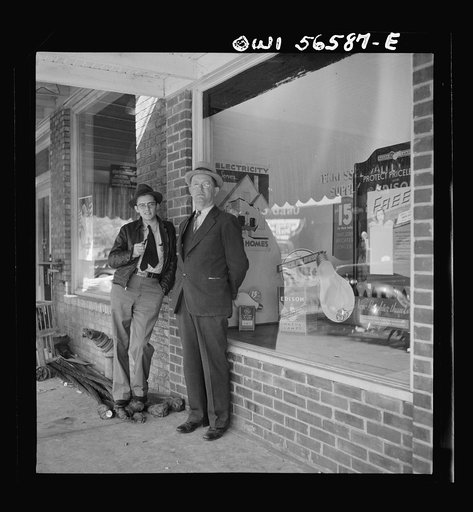 Miscellaneous lot of photographs by Barbara Wright. Tennessee, e.g. TVA, Knoxville