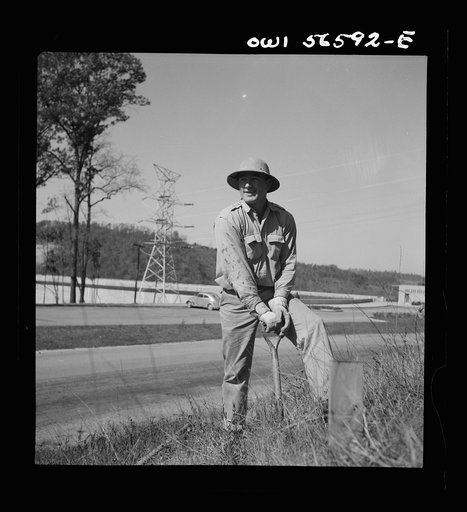 Miscellaneous lot of photographs by Barbara Wright. Tennessee, e.g. TVA, Knoxville