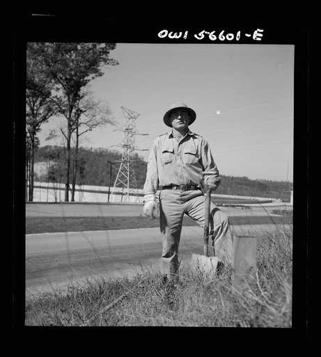 Miscellaneous lot of photographs by Barbara Wright. Tennessee, e.g. TVA, Knoxville
