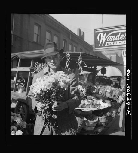 Miscellaneous lot of photographs by Barbara Wright. Tennessee, e.g. TVA, Knoxville