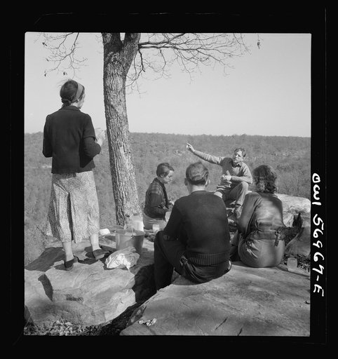 Miscellaneous lot of photographs by Barbara Wright. Tennessee, e.g. TVA, Knoxville