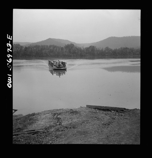 Miscellaneous lot of photographs by Barbara Wright. Tennessee, e.g. TVA, Knoxville