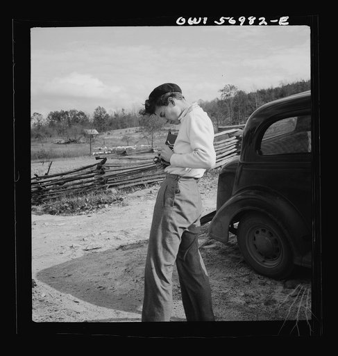 Miscellaneous lot of photographs by Barbara Wright. Tennessee, e.g. TVA, Knoxville