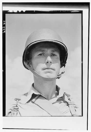 Portrait of a U.S. Army paratrooper