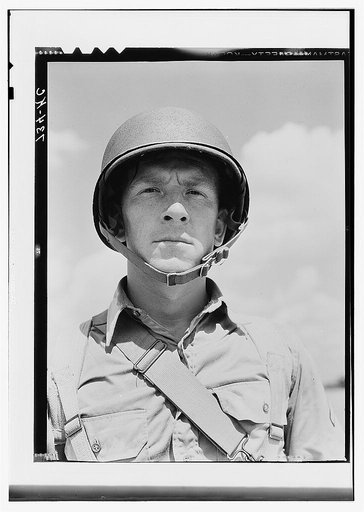 Portrait of a U.S. Army paratrooper