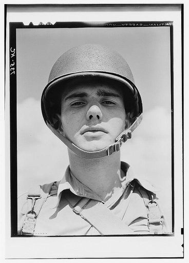 Portrait of a U.S. Army paratrooper