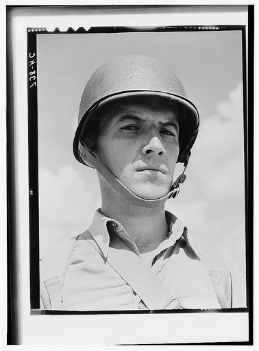 Portrait of a U.S. Army paratrooper