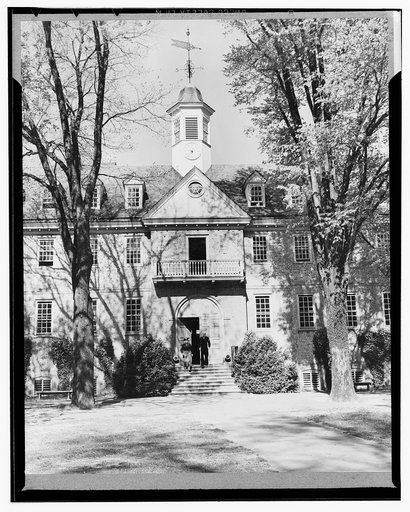 Williamsburg, Virginia. The capitol of the Virginia colony during the eighteenth century was reconstructed and restored to its original state by John D. Rockefeller, Jr. during the 1930's. Northwestern Duke of Gloucester Street in the business district