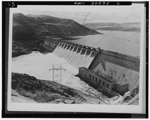 Grand Coulee Dam on the Columbia river, Washington