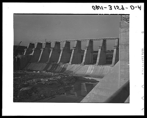 Fort Loudon [i.e., Loudoun] Dam, Tennessee. Tennessee Valley Authority (TVA). Construction