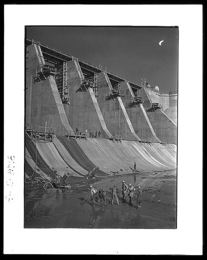 Fort Loudon [i.e., Loudoun] Dam, Tennessee. Tennessee Valley Authority (TVA). Construction