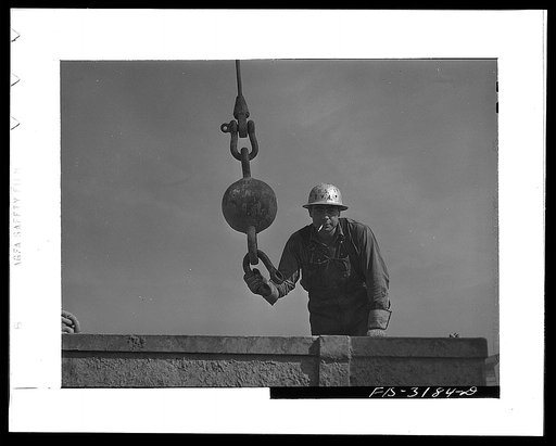 Fort Loudon [i.e., Loudoun] Dam, Tennessee. Tennessee Valley Authority (TVA). Rigger