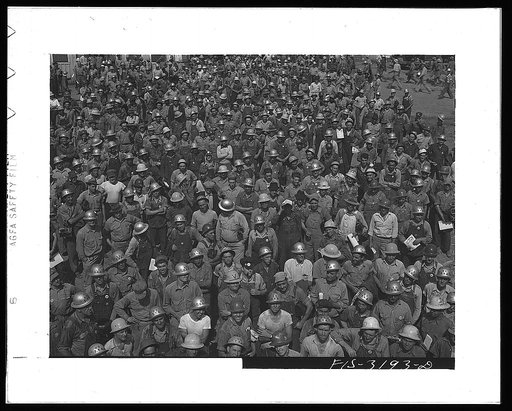 Fort Loudon [i.e., Loudoun] Dam, Tennessee. Tennessee Valley Authority (TVA). Part of the 1300 men in the 7 a.m. to 3 p.m. shift at Fort Loudon [i.e., Loudoun] Dam, Tennessee