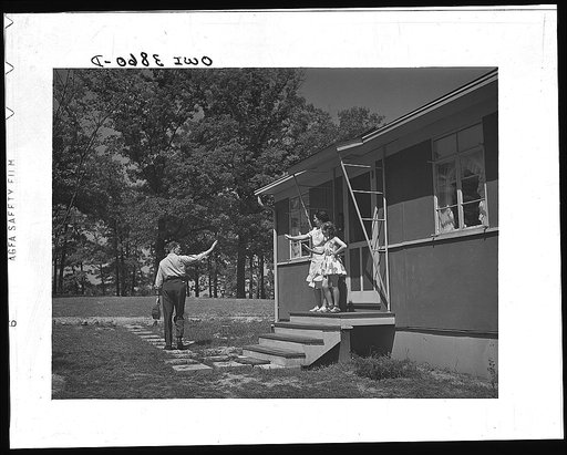 Sheffield, Alabama (Tennessee Valley Authority (TVA)). Kenneth C. Hall leaves for work