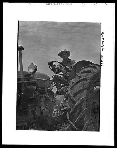 Knox County, Tennessee (Tennessee Valley Authority (TVA)). Spring plowing with a Case tractor