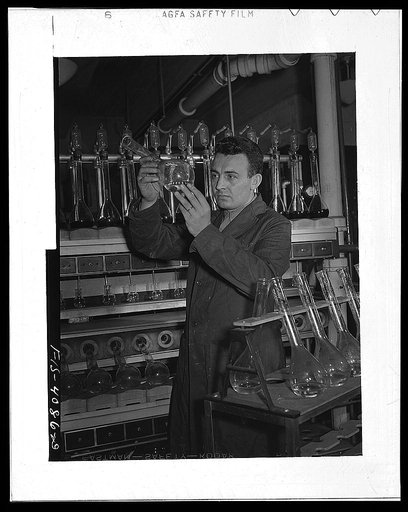 Knoxville, Tennessee (Tennessee Valley Authority (TVA)). Nitrogen determination apparatus in TVA research at University of Tennessee