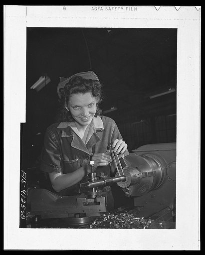 Knoxville, Tennessee (Tennessee Valley Authority (TVA)). Training for war production at National Youth Administration school