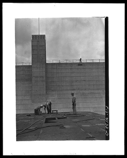 Cherokee Dam, Tennessee (Tennessee Valley Authority (TVA)). Riveters