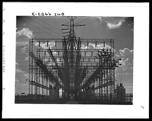 Wheeler Dam, Alabama (Tennessee Valley Authority (TVA)). Electric switchyard