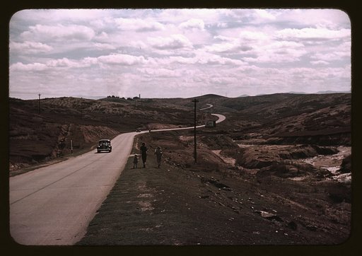 Copper mining section between Ducktown and Copperhill], Tennessee. Fumes from smelting copper for sulfuric acid have destroyed all vegetation and eroded the land