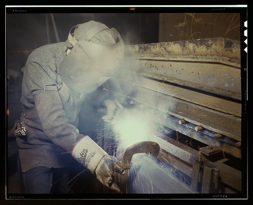 Welder making boilers for a ship, Combustion Engineering Co., Chattanooga, Tenn.