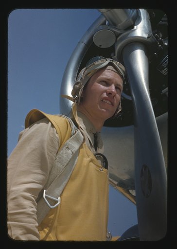 Marine lieutenant, pilot with the power towing plane at page Field, Parris Island, S.C.