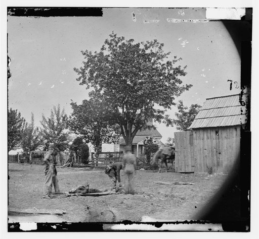 Spotsylvania Court House, Va., vicinity. Burial of soldier by Mrs. Alsop's house, near which Ewell's Corps attacked the Federal right on May 19, 1864