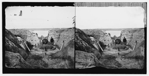 James River, Va. Confederate gun emplacement at Howlett House, Trent's Reach