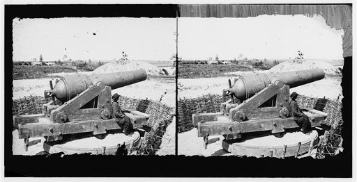 James River, Va. Another Confederate gun emplacement at Howlett House, Trent's Reach