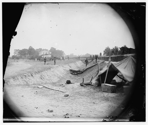 Petersburg, Va. Redoubt near Dunn's house in outer line of Confederate fortifications captured June 14, 1864, by Gen. William F. Smith