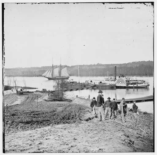 City Point, Va., vicinity. Medical supply boat Planter at General Hospital wharf on the Appomattox