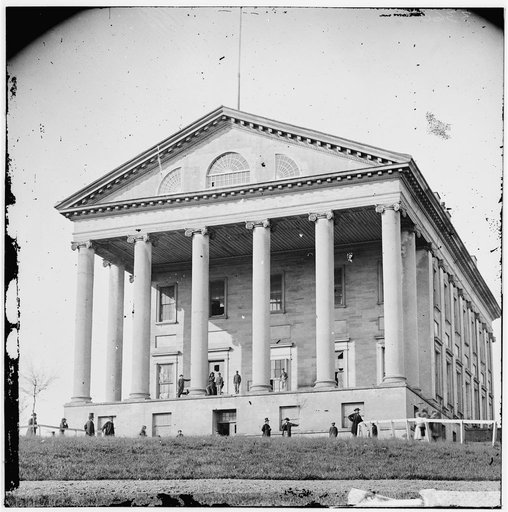 Richmond, Va. Front view of Capitol