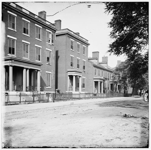 Richmond, Va. Franklin Street, including the residence of Gen. Robert E. Lee (second from left)