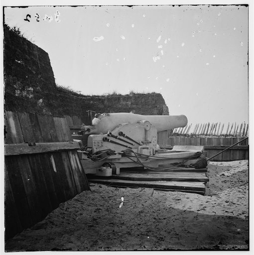 Morris Island, S.C. Interior view with mounted gun, Fort Putnam