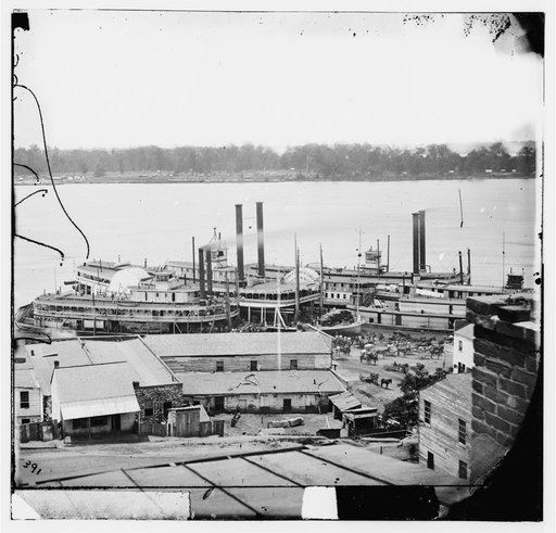 Vicksburg, Miss. Levee and steamboats