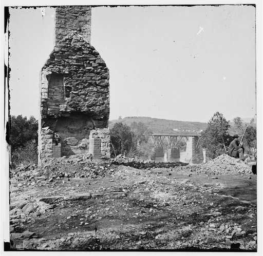 Knoxville, Tenn., vicinity. Military bridge at Strawberry Plains and a fort in the distance, seen from north bank of the Holston