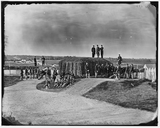 District of Columbia. Detachment of Company K, 3d Massachusetts Heavy Artillery, by guns of Fort Stevens