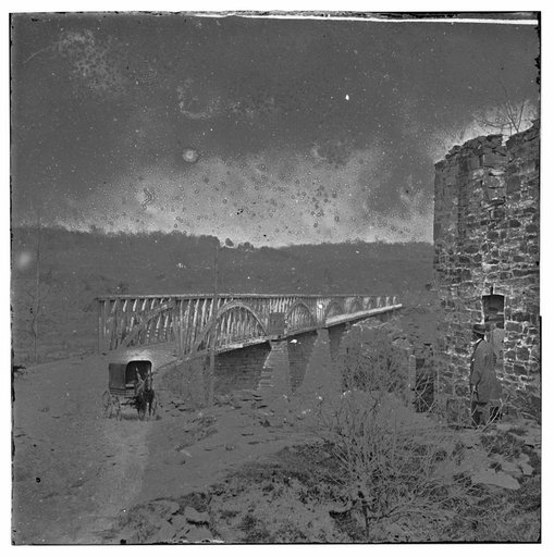 Chain bridge near Washington