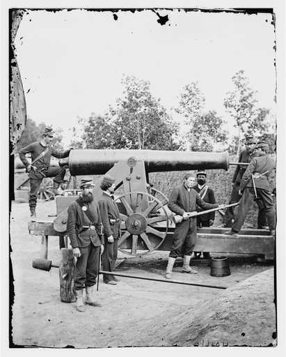 Arlington, Virginia. Big gun at Fort Woodbury