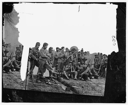 Soldier group. (Corn harvest)